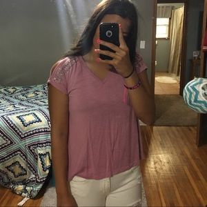Slit shoulder pink tee shirt